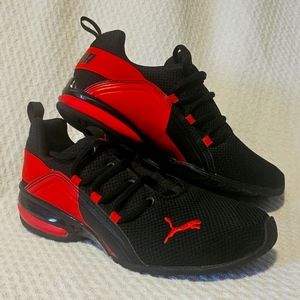 PUMA BOYS LITTLE KID AXELION SNEAKER LACE UP 3C